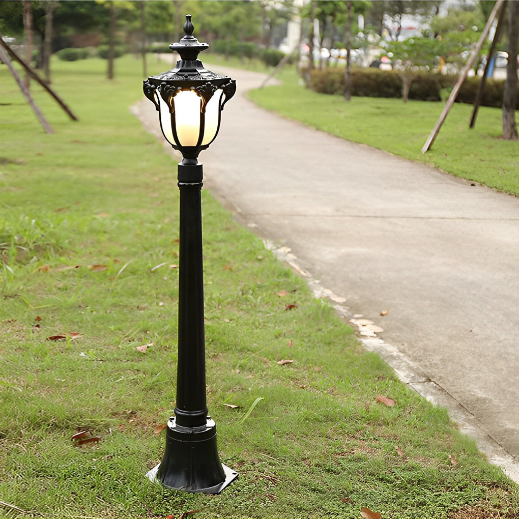 Traditional European-Style LED Outdoor Pathway Lamp Post - Durable & Waterproof