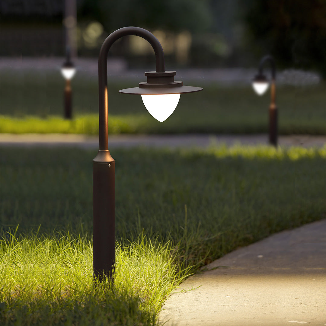 Elegant Pole Garden Lights Minimalist Gooseneck Pathway Lighting