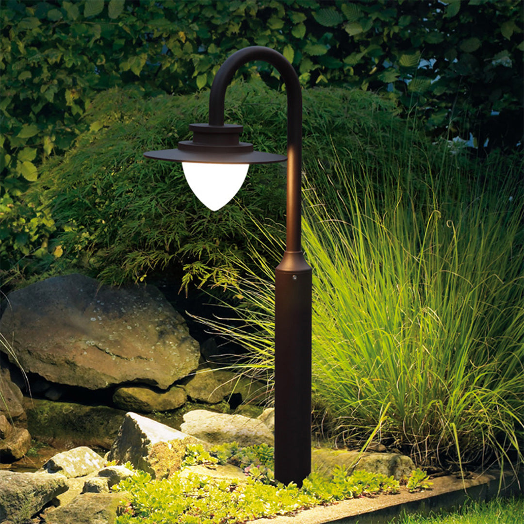 Elegant Pole Garden Lights Minimalist Gooseneck Pathway Lighting